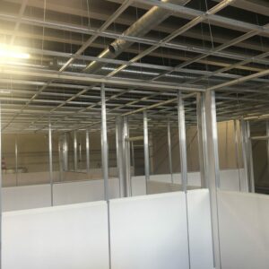 Construction de locaux dans un hangar à Avignon (Vaucluse)